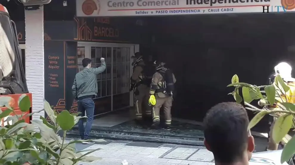 Un incendio en un restaurante obliga a desalojar el Centro Independencia