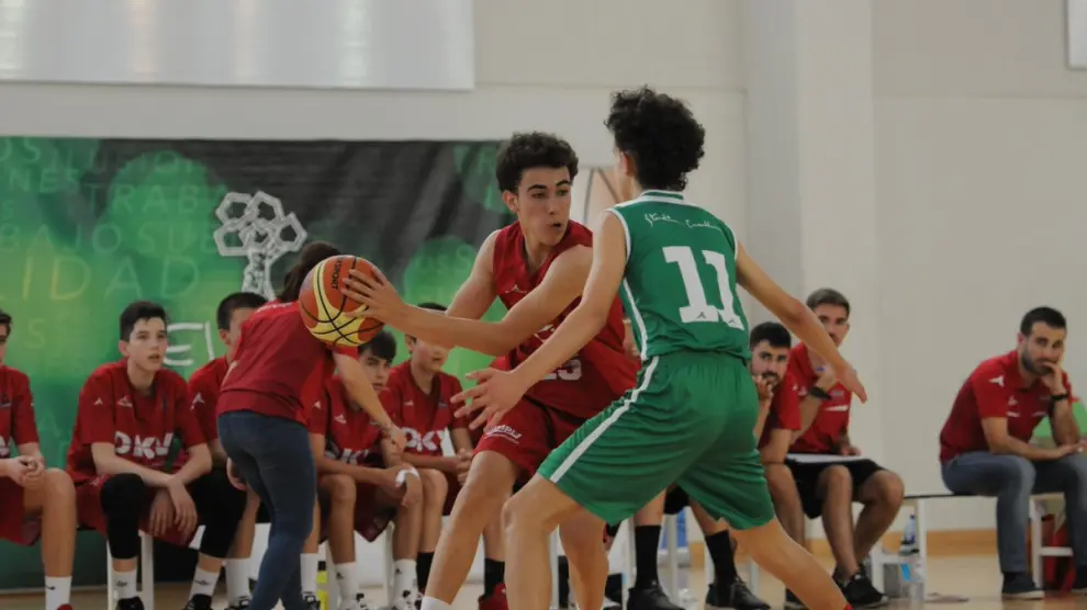 El Basket Zaragoza y el Stadium Casablanca protagonizaron la final del Campeonato de Aragón infantil masculino.