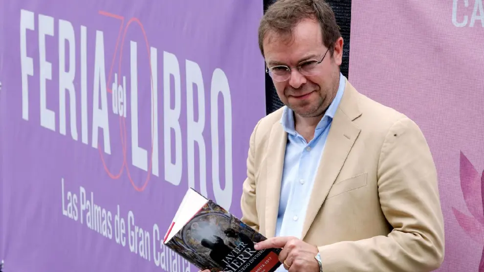 El aragonés Javier Sierra negocia llevar al cine su última novela 'Fuego invisible'