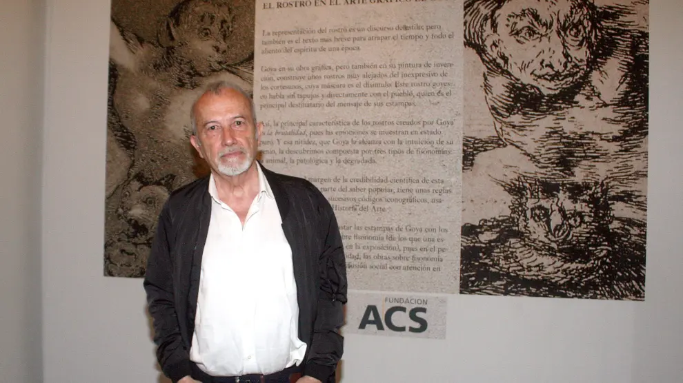 Juan Bordes, dire??ctor de la calcografía nacional, en la exposición.