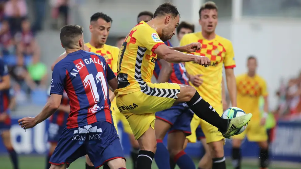 Un momento del Huesca-Nástic de Tarragona disputado este pasado domingo en el estadio de El Alcoraz (0-1).