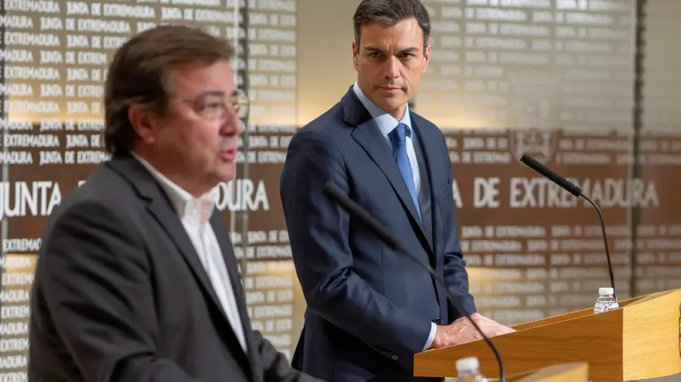 Guillermo Fernández Vara, presidente de Extremadura, junto al presidente del Gobierno, Pedro Sánchez.