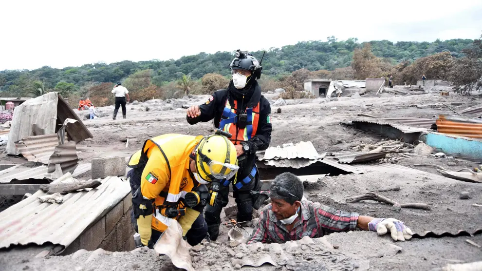 La erupción del volcán de Fuego ha causado en Guatemala más de un centenar de víctimas mortales.