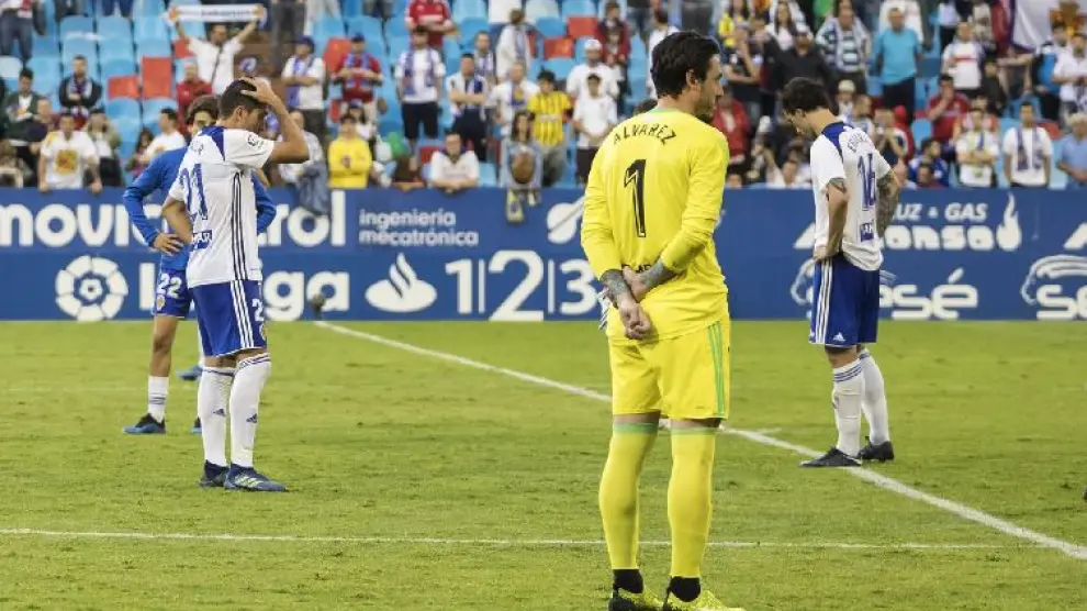 Cristian Álvarez, a la conclusión de último partido del curso ante el Numancia, bajo los efectos de la decepción de la eliminación inesperada en la promoción.