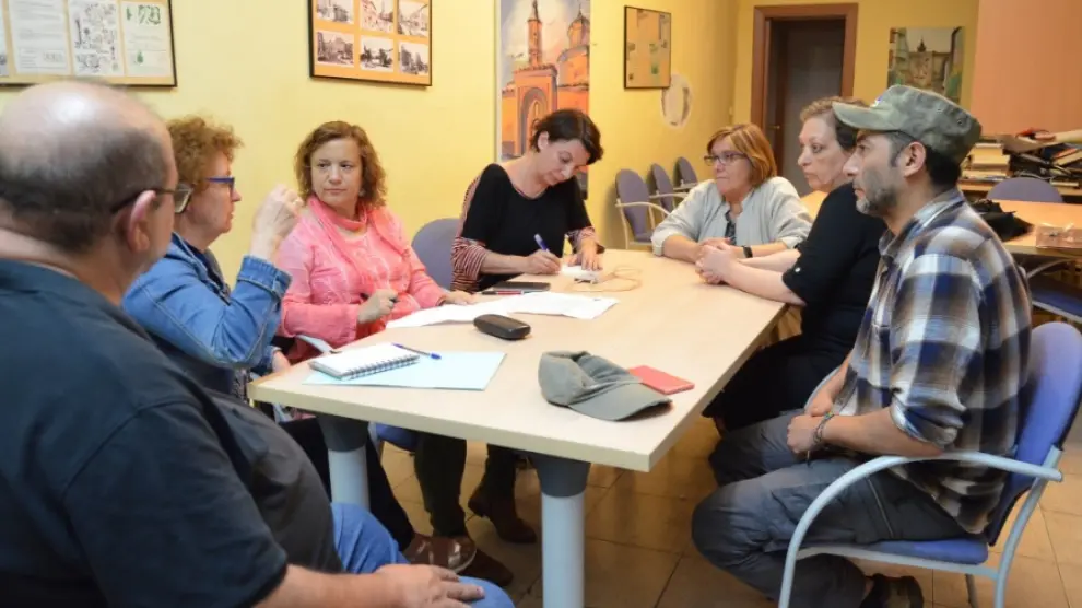 Reunión de las asociaciones vecinales Lanuza-Casco Histórico y Parque Bruil-San Agustín
