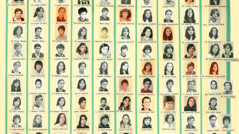 Orla de los alumnos de la promoción 1979-1983.