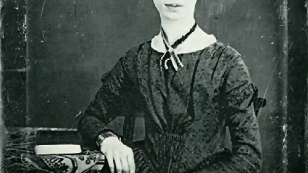 La gran poeta norteamericana Emily Dickinson figura en la antología.