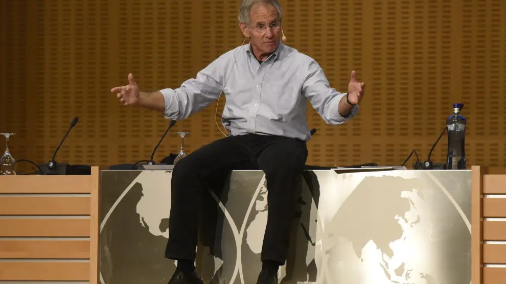 Jon Kabat-Zinn, profesor del MIT, durante su intervención en el 5º Congreso internacional de Mindfulness en Zaragoza.