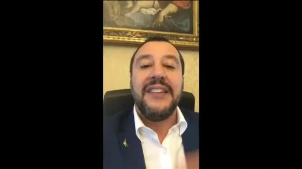 Salvini llama carne humana a los inmigrantes rescatados por una ONG alemana