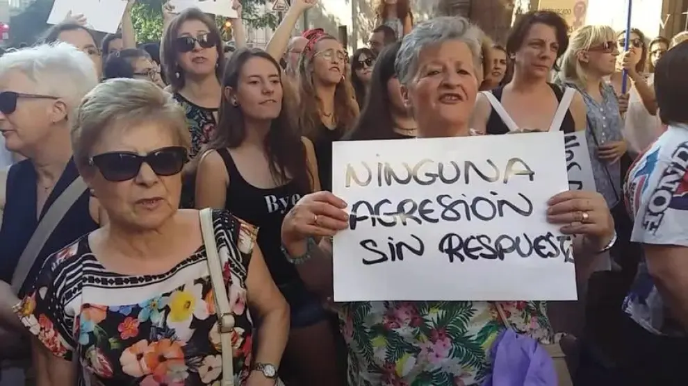 Masiva movilización en Zaragoza contra la puesta en libertad de La Manada