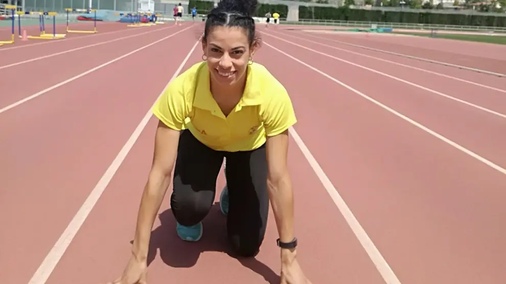 Bianca Acosta, en las pistas del Centro Aragonés del Deporte