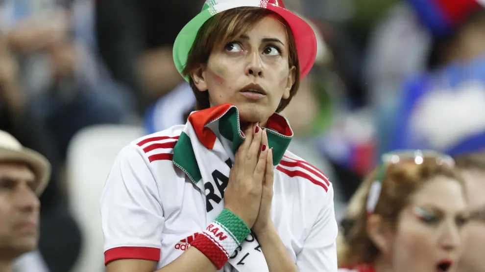 Una seguidora de la selección iraní, durante el partido Irán-España
