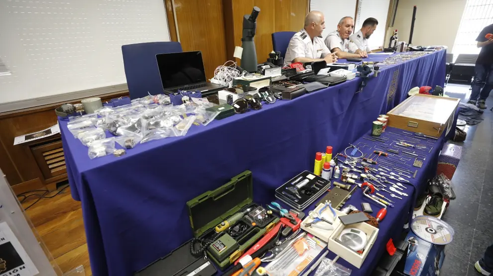 La Policía Nacional ha logrado recuperar cientos de joyas, así como 9.000 euros en efectivo