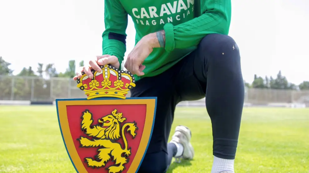 Cristian Álvarez seguira con el mismo escudo y continuará en el Real Zaragoza.