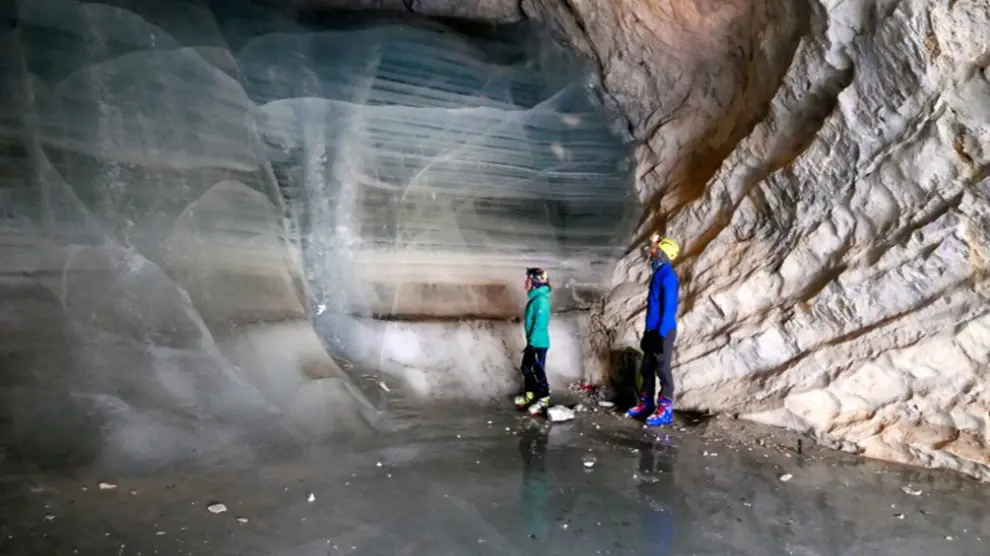 Una de las cuevas del Pirineo donde se desarrollan las investigaciones