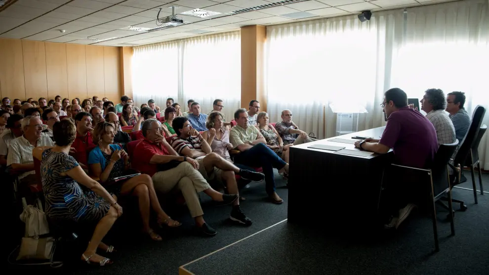 Los investigadores de la Universidad de Zaragoza celebraron el martes una reunión.