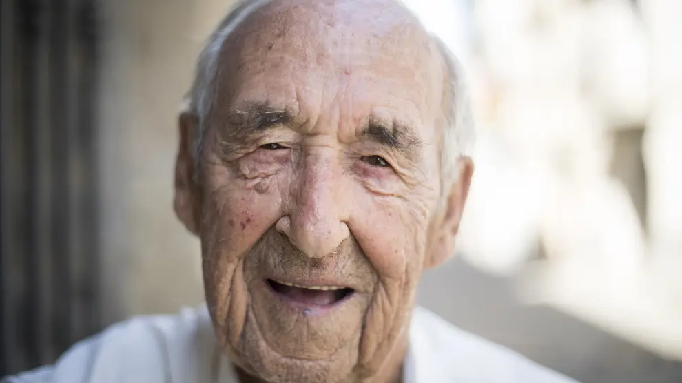 A los 94 años, Antonio Torralba es toda una institución en Berdún, su pueblo.