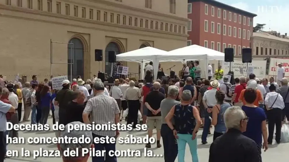 Decenas de pensionistas se concentran en Zaragoza contra la privatización de las pensiones