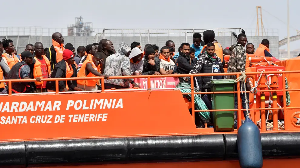 Imagen de archivo del traslado de personas rescatadas en el mar de Alborán que viajaban en patera.