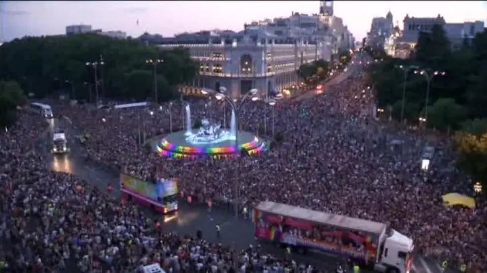 Multitudinario desfile del Orgullo Gay en Madrid