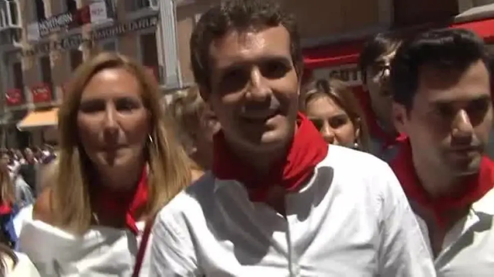 Abucheos e insultos a Pablo Casado en Pamplona durante su visita a San Fermín