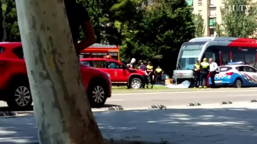 Muere un peatón atropellado por el tranvía en Zaragoza