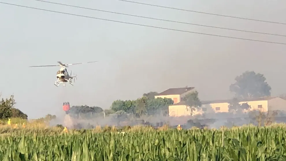 El fuego se registró en el término municipal de Monzón, próximo a la localidad de Binaced.