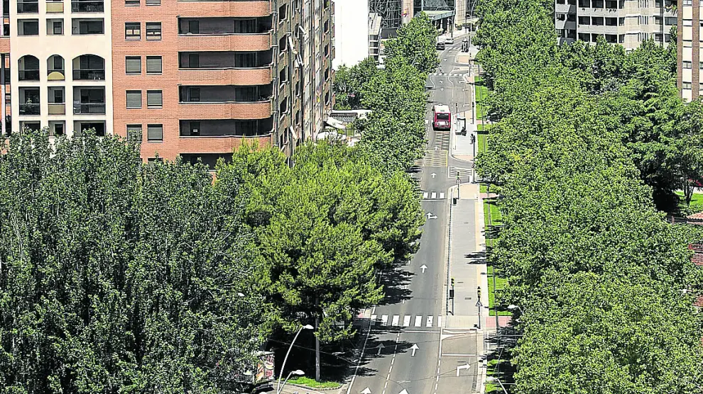 La calle de María Zambrano cambió el carril bus por las vías del tranvía en 2013.