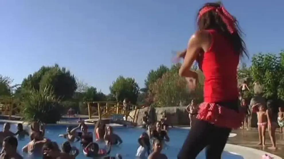 Ritmos flamencos en una piscina, la revolución para tener un buen cuerpo