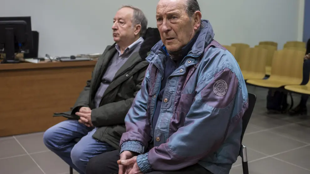 Los dos acusados, en la Audiencia Provincial de Zaragoza cuando se celebró el juicio