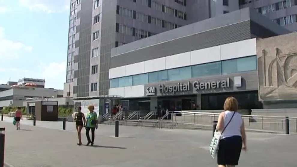 El cadáver encontrado en el ascensor del Hospital de La Paz sigue siendo un misterio