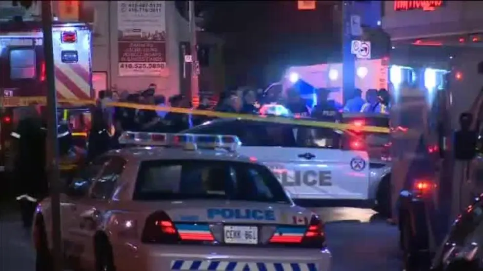 Dos muertos y 15 heridos en un tiroteo en un restaurante de Toronto