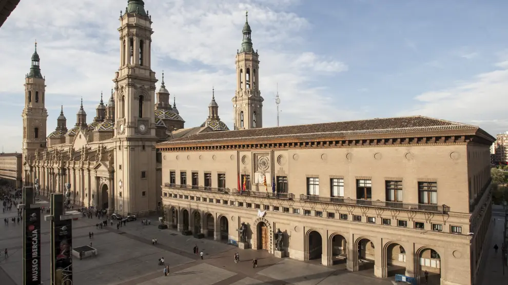 Vista del Ayuntamiento de Zaragoza.