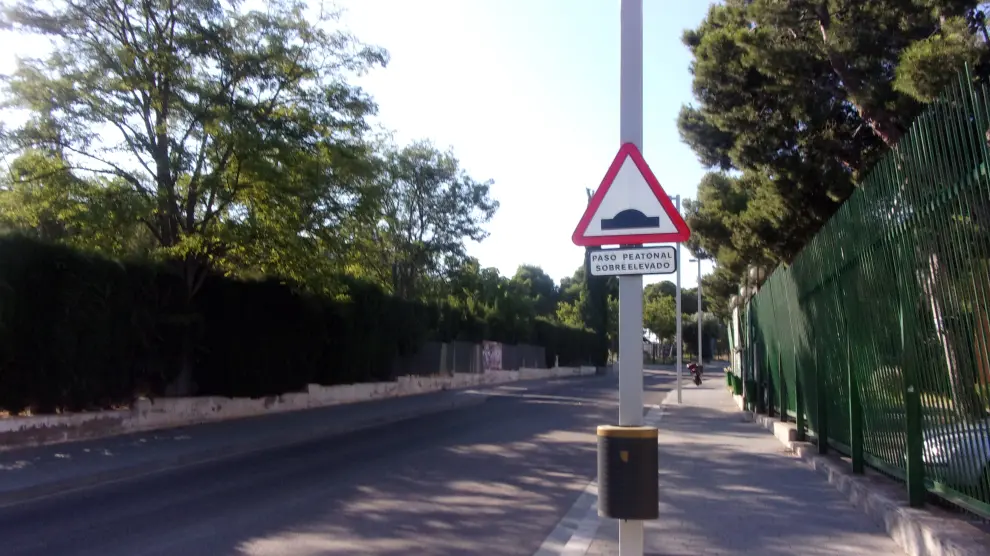 La calle Jarque de Moncayo estrena señalización para mejorar la seguridad del entorno