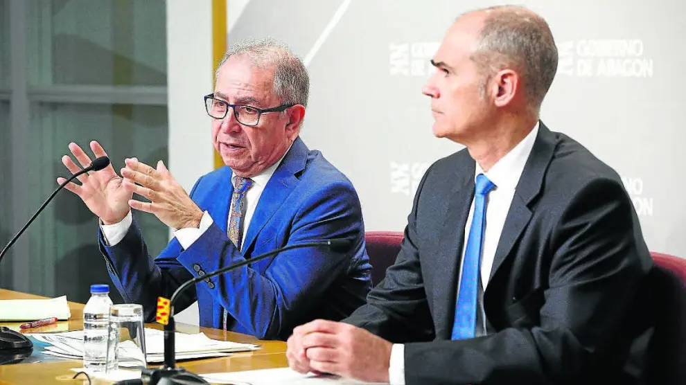 El consejero de Hacienda, Fernando Gimeno, y el director general de Tributos, Francisco Pozuelo, presentaron la reforma fiscal en mayo.