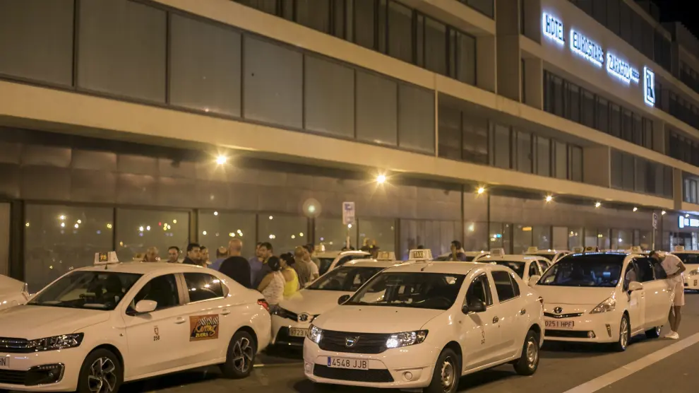 Huelga del taxi en Zaragoza