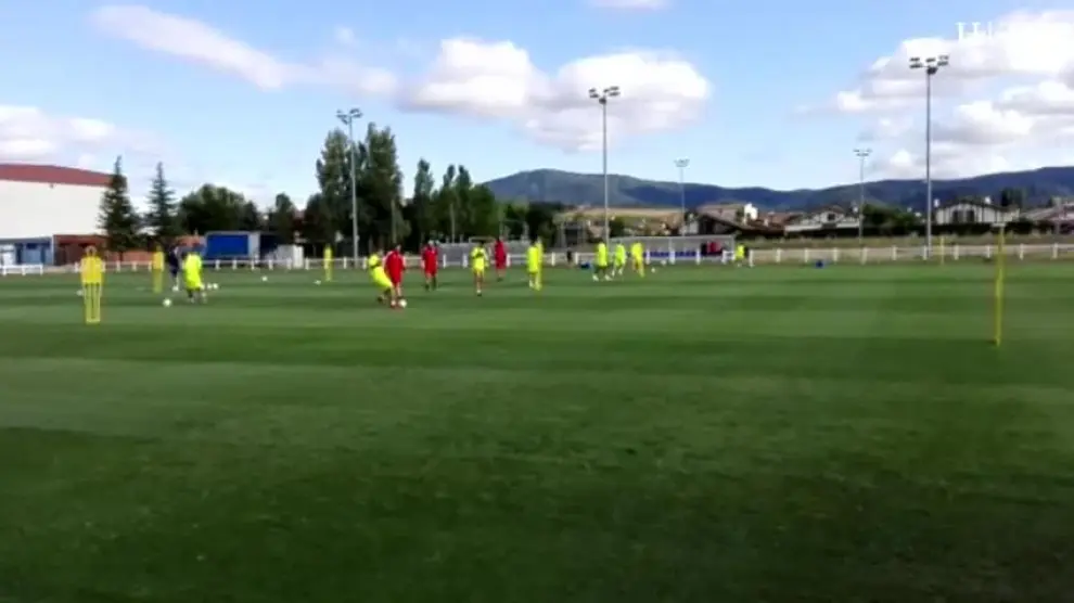 Entrenamiento de la SD Huesca tras el partido frente al Oviedo