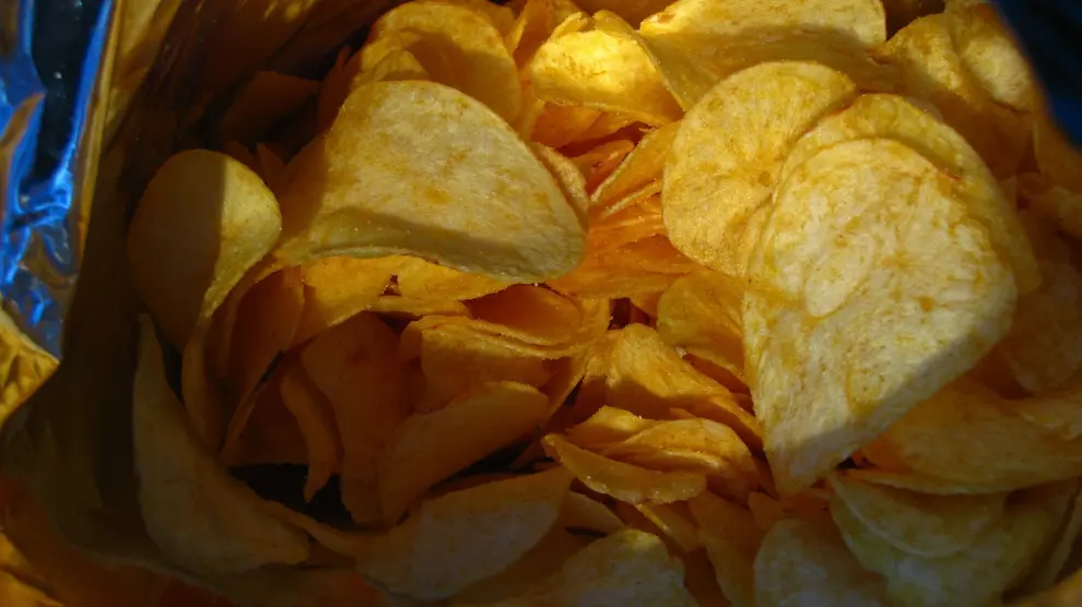 Las bolsas de patatas fritas contienen nitrógeno para mantenerse frescas durante más tiempo.