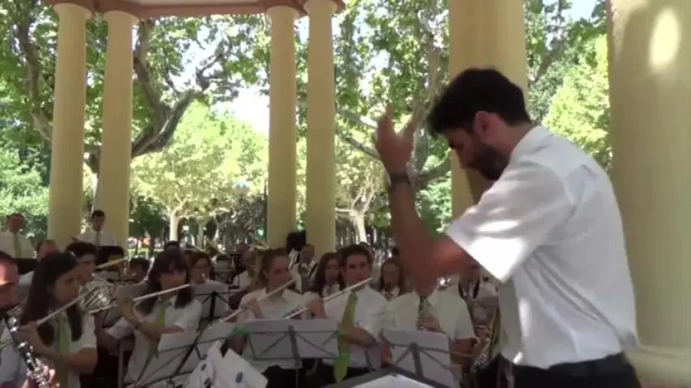 La Banda de Música de Huesca homenajea a la SD Huesca