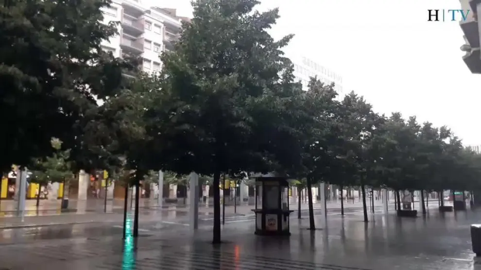 Tormenta de viento y lluvia en Zaragoza