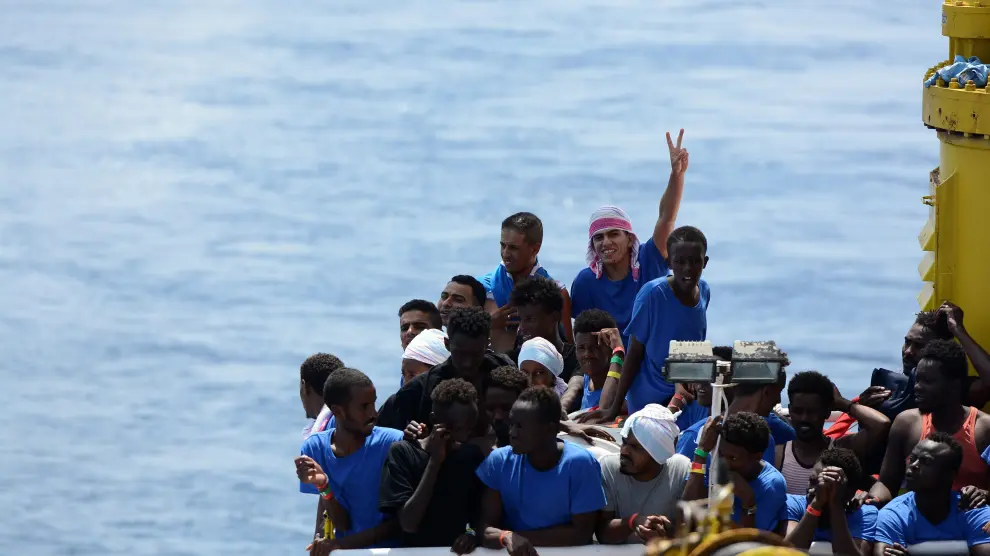 Migrantes a bordo del Aquarius.