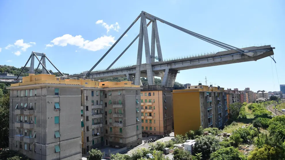 Detalle de una de las secciones del puente de Génova que se mantiene en pie.