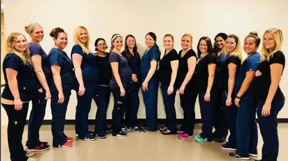 16 enfermeras de un hospital de Estados Unidos, embarazadas a la vez.