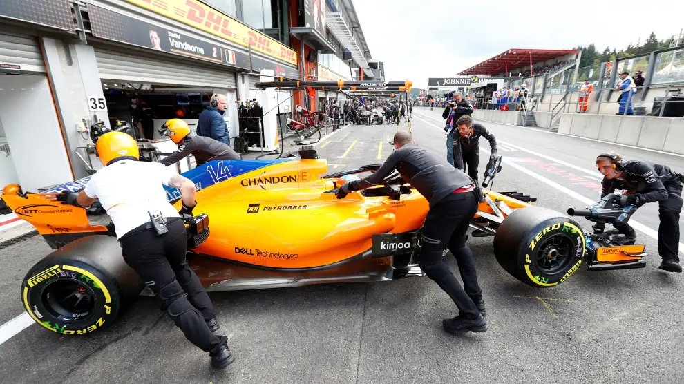 El coche de Fernando Alonso durante los entrenamientos en el Gran Premio de Bélgica