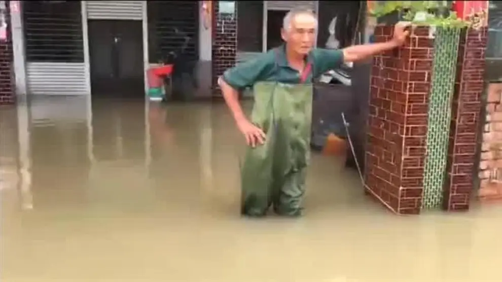 Al menos siete muertos y miles de desalojados por las inundaciones en Taiwán