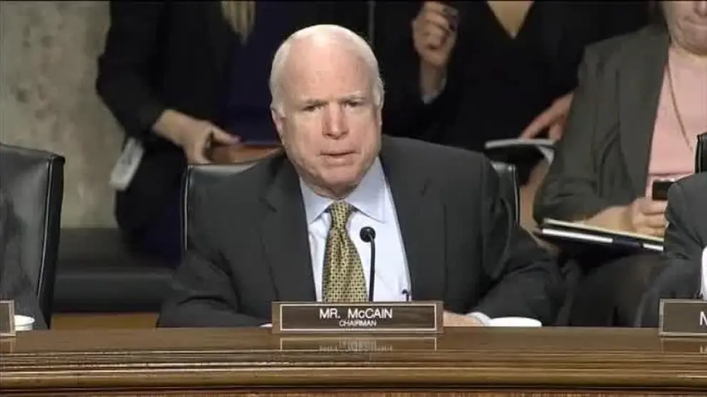 Muere el senador John McCain a causa de un cáncer cerebral