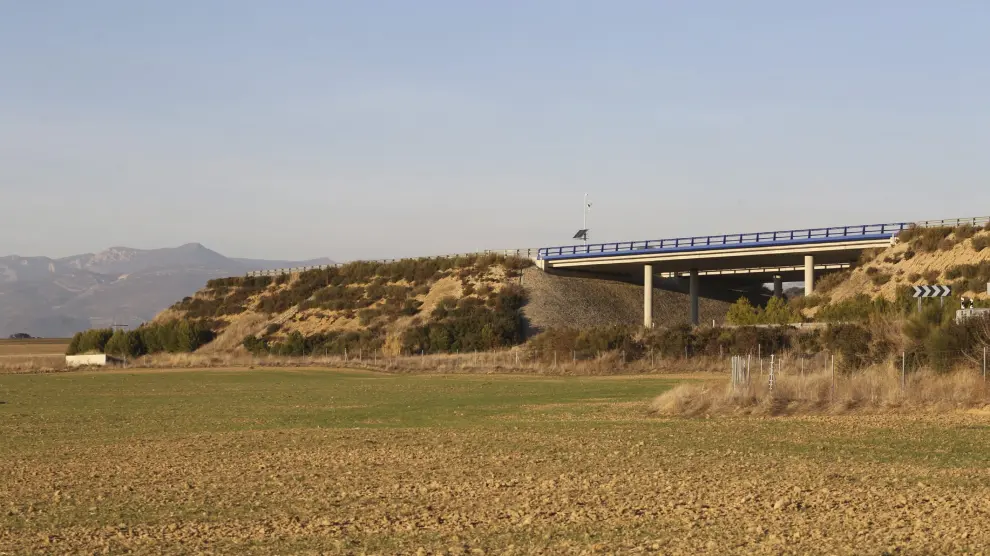 Talud próximo a Siétamo, donde termina la autovía Huesca-Lérida.