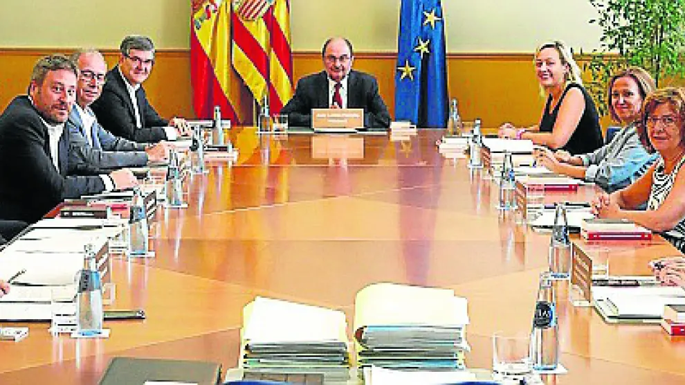 Desde del 24 de julio no se reunían el presidente de Aragón, Javier Lambán, y sus consejeros en el edificio Pignatelli en Consejo de Gobierno.