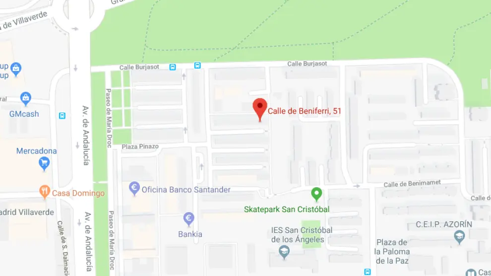La mujer ha muerto a las puertas de una peluquería de la calle Beniferri de Madrid.