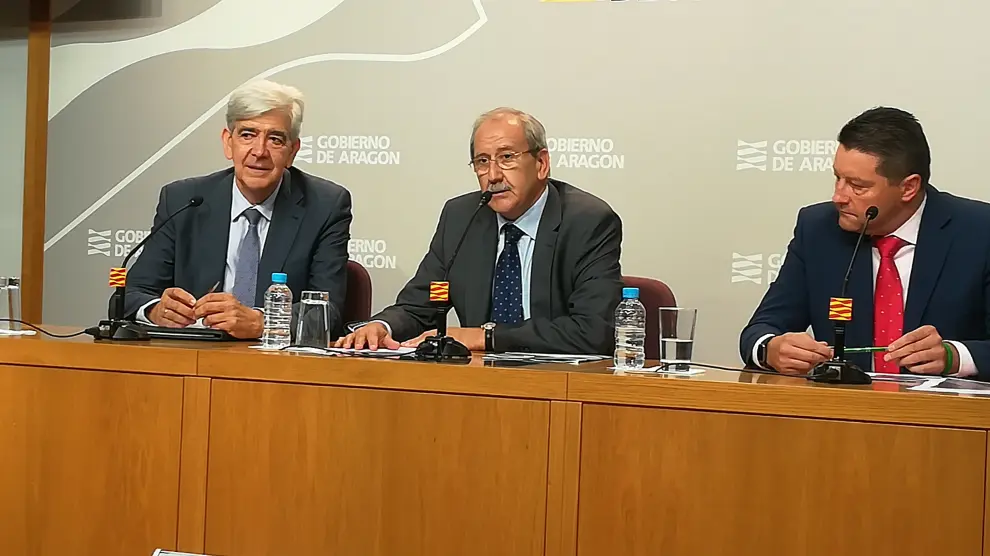 Miguel Udaondo, Francisco de la Fuente y Óscar Gil, en la presentación del congreso